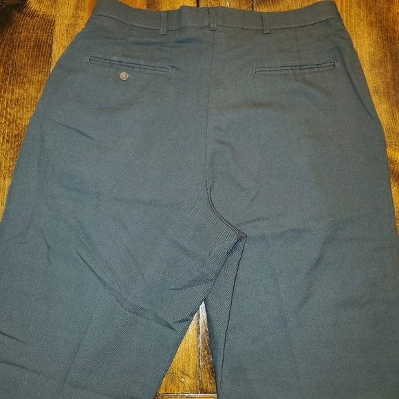 Haggar Gentlemans Fit Dress Pants - Grey - 34/31 - Picture 5 of 5